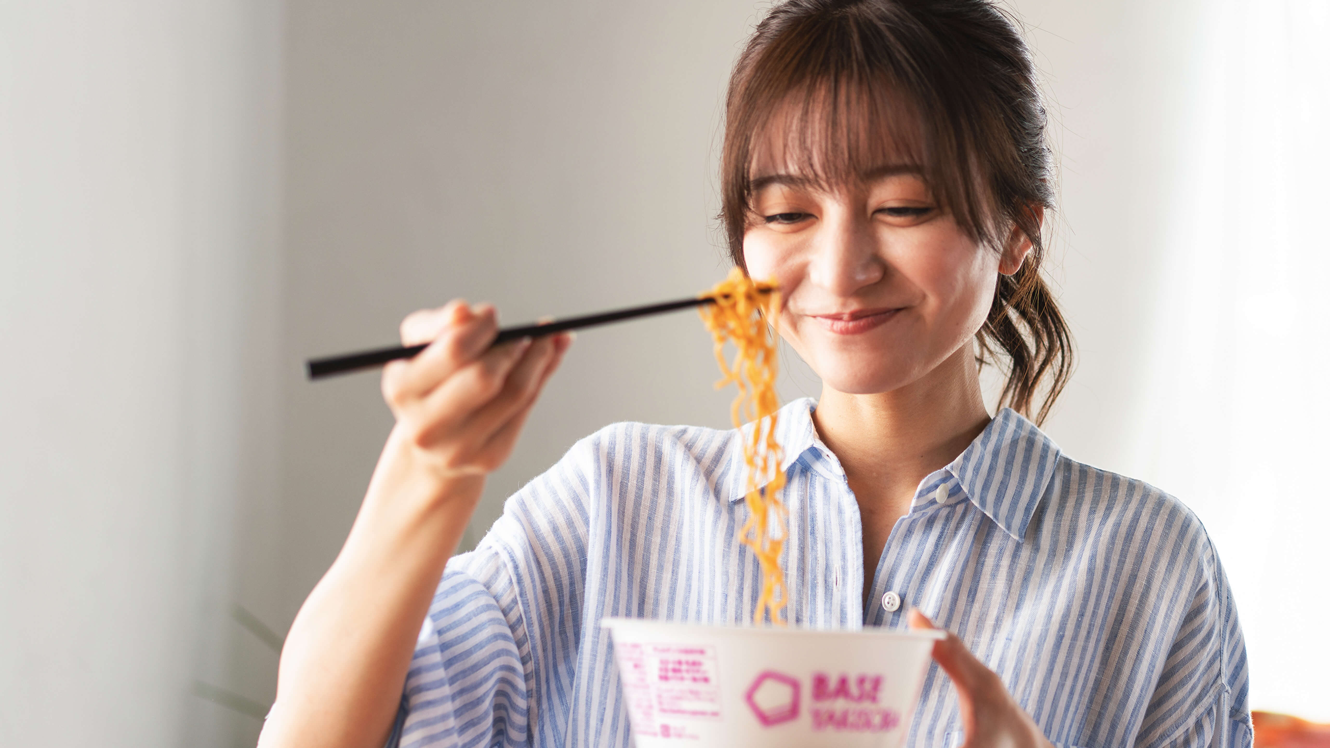 BASE YAKISOBA トムヤムまぜそば 新発売